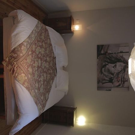 Le Square Apartment Bourg-Argental Cameră foto