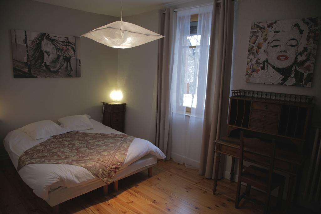 Le Square Apartment Bourg-Argental Cameră foto